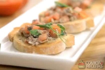 Bruschetta de Sardinha, Tomate e Ervas