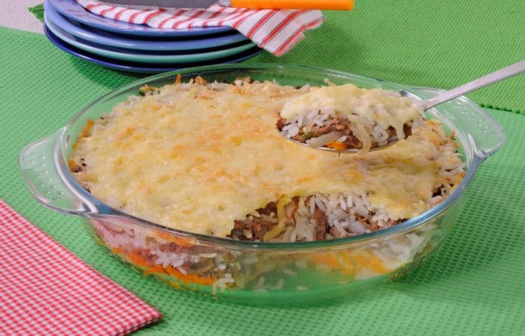 Arroz de Forno com Carne Desfiada