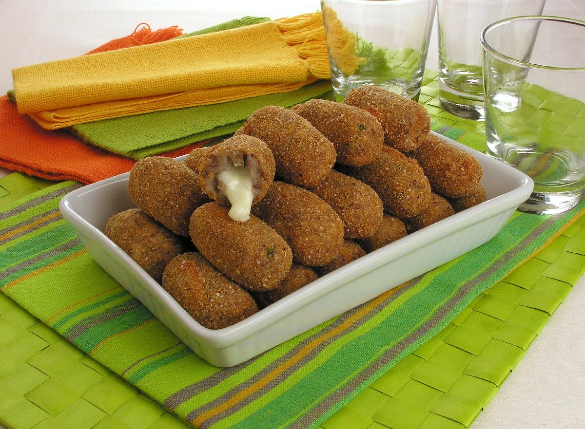 Croquete Recheado de Queijo