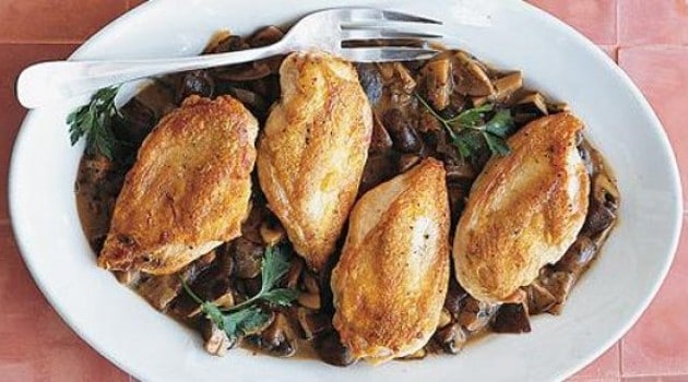 Frango com Molho de Champignons