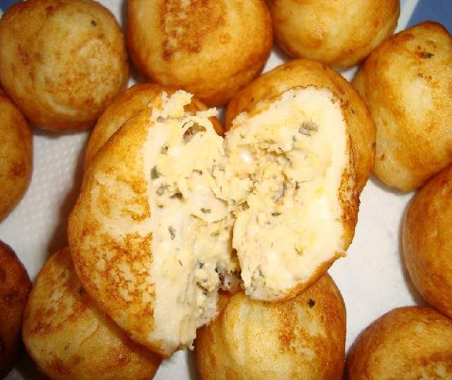 Bolinho de Batata Recheado com Bacalhau