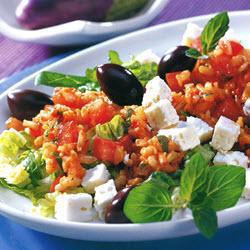 Salada de Arroz e Berinjela com Azeitona e Queijo