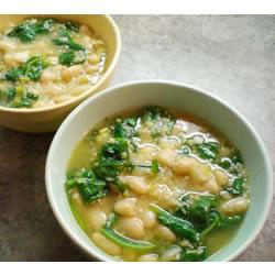 Sopa de Feijão-Branco com Espinafre