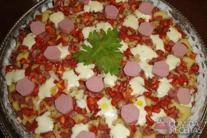 Torta de Salsicha e Peito de Frango