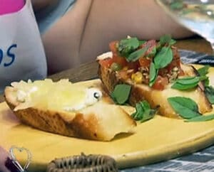 Bruschetta de Queijo de Cabra com Cebola 