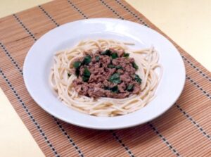 Macarrão com Rúcula e Atum