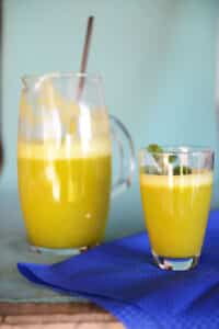 Suco de Laranja com Banana e Hortelã